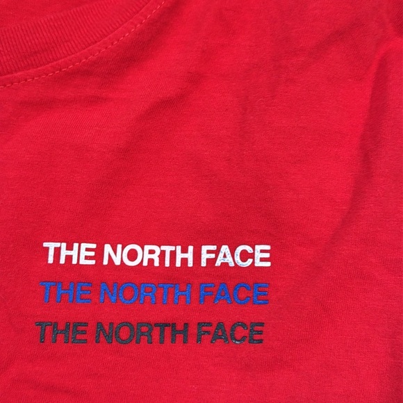 The North Face Women’s Spell Out Triple Logo Short Sleeve T-Shirt Red Size Small - Picture 4 of 6